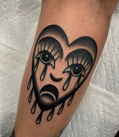 Traditional Tattoo Love, Heart Lock Tattoo, Traditional Tattoo Woman, Traditional Heart Tattoos, Traditional Hand Tattoo, Love Heart Tattoo, Traditional Black Tattoo, Traditional Tattoo Inspiration