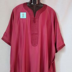 Men Kaftan / Moroccan Kaftan for men XXL Beautiful moroccan kaftan in cotton for men. This moroccan clothing is handmade in soft fabric cotton. This kaftan is very pleasant to wear mainly in summer, at the beach, after a spa, indoor, outdoor, at a party...Beautiful Handmade Moroccan kaftan one size fits from size Small to Large . Has two in seam pockets. Use it as a robe or loungewear, at home ore on the beach, after spa or sauna - its relaxed fit makes it a perfect wear for all the moments you Traditional Short Sleeve Thobe For Eid, Eid Tunic Kaftan For Traditional Ceremonies, Traditional Short Sleeve Kaftan For Eid, Traditional Agbada Tunic For Eid, Traditional Eid Agbada Tunic, Traditional Short Sleeve Kaftan For Ceremonies, Traditional Short Sleeve Kaftan, Kaftan For Men, Men Kaftan