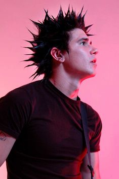 Short Liberty Spikes, Liberty Spikes Hair, Spiky Hairstyles Men, Punk Hair Ideas, Punk Spikes Hair, Spiky Hair Men, Hairstyles Shag