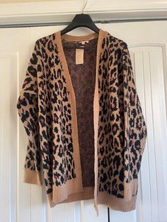 Women's Como Vintage Cheetah Print Cardigan Sweater W/Tags Leopard Print Long Sleeve Cardigan For Fall, Long Sleeve Leopard Print Cardigan For Fall, Leopard Print Cardigan For Fall Layering, Fall Leopard Print Cardigan For Layering, Leopard Print Layering Outerwear For Fall, Cheetah Print Clothes, Printed Cardigan, Cheetah Print, Cardigan Sweater