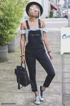 Wearing Overalls, Overall Outfit, Looks Street Style, Denim Overalls, Mode Inspiration, Looks Style, Outfits Casuales, Look Fashion, Cute Clothes