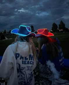 4th Of July Teen Party Aesthetic, 4th Of July Ideas With Friends, 4 Of July Photoshoot Ideas, Fourth Of July Things To Do, 4th Of July Best Friend Pictures, Fun 4th Of July Ideas, Aesthetic 4th Of July Pics, 4th Of July Stuff, Fourth Of July Vibes