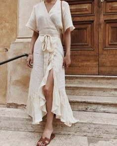 Minimalist Moda, Mode Hippie, Blogger Street Style, Chique Outfits, Street Style Summer, Carrie Bradshaw, Spring Outfits Casual, Spring Summer Outfits, Street Styles