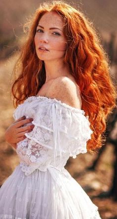 Types Of Hair Color, Snow Photoshoot, Short Red Hair, Ginger Girls