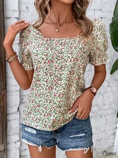 Eromis - Stylish Floral Print Square Neck Blouse - Trendy Short Sleeve Casual Top for Spring & Summer - Womens Fashion Apparel Spring Square Neck Printed Tops, Spring Vacation Tops With Square Neck, Casual Square Neck Blouse For Vacation, Summer Vacation Blouse With Square Neck, Square Neck Blouse For Summer Vacation, Feminine Square Neck Tops For Beach, Square Neck Tops For Beach In Spring, Floral Print Square Neck Top For Beach, Summer Top With Floral Print And Square Neck