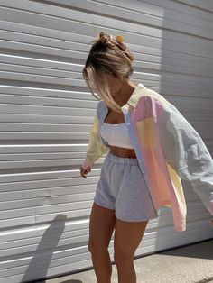 Rainy Beach Day Outfit, Bali Outfit, 90's Vibes, Lane 201, Color Block Shirts, Europe Outfits, Style 2023, Style Aesthetic, Casual Stylish