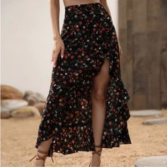 Midi Skirts Summer, Ruffle Hem Skirt, Mode Kimono, Trendy Prints, Vestidos Vintage, Floral Print Skirt, Hem Skirt, Print Skirt, Black Ruffle