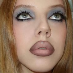 Aesthetic Blue Makeup, Makeup Looks Editorial, Aura Dark, Bday Makeup, Western Makeup, Makeup Runway, Dark Aura, Makeup Dark