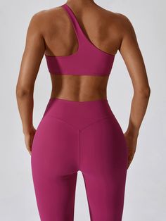 PRODUCT FEATURES: Butter Soft Fabric. One Shoulder Breathable.? quick-dry. moisture absorption. Wear-tested by our in-house team for the perfect fit. FABRICATION: 78% Nylon 22% Spandex Sweat-wicking technology that can remove moisture from your body BRA BODY LENGTH: S?- 10cm (3.94inch) M?- 10.5cm (4.14inch) L?- 11cm (4.34inch) XL-11.5 cm(4.54inch) Body Bra, Body Skirt, Slip Shorts, Staying Active, Design Stand, Padded Sports Bra, Workout Wardrobe, Yoga Set, Sports Training