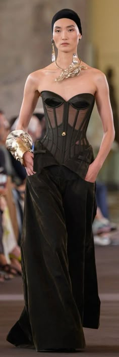 Schiaparelli Dress, 2023 Couture, Elsa Schiaparelli, Design Moda, Couture Mode, Style Savvy, Fall 2023