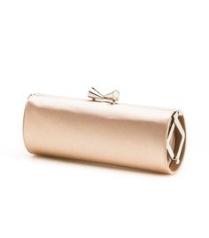 FAME | Stuart Weitzman.  Nice size, shape and color. #wedding #accessories Champagne Weddings, Gold Blonde, Color Wedding, Bridal Clutch, Clutch Purse, Clutch Handbag, Stuart Weitzman, Wedding Accessories, Evening Bags