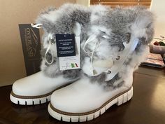 Best Fall Shoes, Fall Shoes For Women, White Fur Boots, Knee High Combat Boots, Italian Leather Boots, Winter Boots For Women, Boots With Fur, Vintage Cowboy Boots, Cozy Boots