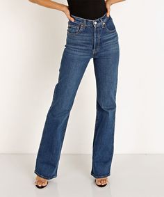 Inspired by a pair of ‘90s-era vintage 501® Originals, the Ribcage’s extra-high rise and button fly help define your waist. They’re designed to elongate your silhouette and make you feel as amazing as you look. This one features a trendy bootbcut leg. Levi's® highest high rise, now with a modern bootcut leg Made with an extra-high rise to help define your waist How it Fits Slim through the hip and thigh Super high rise Front rise is 12" Boot cut leg Leg opening is 19.5" Measurements are taken fr Levis 512 Woman, Vintage 501, 90s Era, How To Stretch Boots, Levi’s Jeans, Medium Wash Jeans, Boot Cut Denim, Rib Cage, True Blue