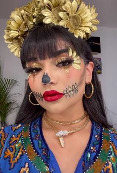 Catrina Outfit Costume Ideas, Simple Katrina Makeup, Catrina Make Up Maquillaje, Catrina Simple Makeup, Butterfly Catrina Makeup, Mexican Halloween Costume, Catrinas Neon Makeup, Mexican Halloween, Halloween Eye Makeup