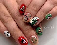 Christmas Cactus Nails, Western Christmas Nails Acrylic, Friends Nails Tv Show, Christmas Cow Nails, Christmas Western Nails, Cowboy Christmas Nails, Western Christmas Nails, Country Acrylic Nails, Rodeo Nails