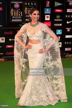 Deepika Padukone Style, Lehnga Dress, Indian Woman, Ghagra Choli, Indian Bridal Outfits, Indian Couture, For Her, Green Carpet, Indian Bollywood