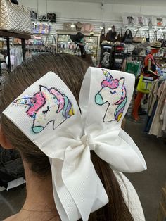 Delight your little girl with Heidi Davis' hand-painted hair bows - perfect for spring and summer! Each bow is white with a unique, vibrant design, crafted lovingly by hand to provide your daughter with quality, style, and fun. Hair Painting, Christmas Items, Work Ideas, Vibrant Design, Kids Accessories, Hair Bows, Glitter, Hand Painted, Hair