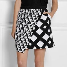 Black And White Printed Skirt. Has A Zipper Down The Back With Hook And Eye. Never Worn Black Asymmetrical Mini Skirt For Day Out, Chic Fitted Black And White Skirt, White Mini Skirt, Wrap Mini Skirt, Peter Pilotto, Printed Skirt, Stretch Skirt, Printed Pencil Skirt, White Skirt