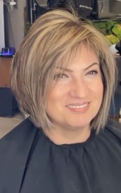 Shaggy Short Hair, Hair Color Options, Choppy Bob Hairstyles, Easy Hair Updos, Hairdos For Short Hair, Shoulder Length Hair Cuts, Hair Makeover