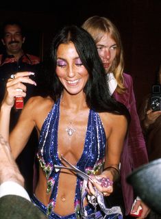 Cher Movies, Cher Young, Cher 80s, 70s Cher, Cher Fashion, Cher Costume, Look Disco, Studio 54 Party