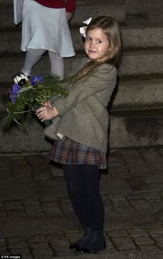 Prince Family, Christmas Concert, Queen Silvia, A Bouquet Of Flowers