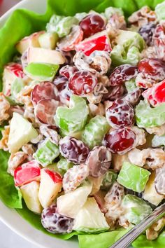 Waldorf salad. Easy Waldorf Salad, Classic Waldorf Salad, Waldorf Salad Recipe, Autumn Salad Recipes, Classic Salad, Waldorf Salad, Autumn Salad, Winter Salad, Fruit Salad Recipes