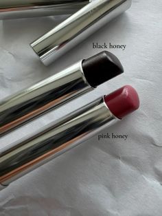 #clinique #lipstick #honey #pink #black Clinique Black Honey Lipstick, Clinic Black Honey Lipstick, Black Honey Aesthetic, Clinique Black Honey Makeup Look, Pink Honey Clinique, Clinique Pink Honey, Black Honey Lipstick, Black Honey Clinique, Makeup Brushes Amazon