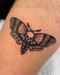 Shaded Moth Tattoo, Halloween Moth Tattoo, Traditional Skull Tattoo, Cyberciligism Tattoo, Traditional Moth Tattoo, Small Traditional Tattoo, Moth Tattoo Design, Thigh Tat