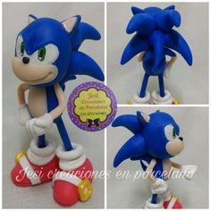 four pictures of sonic the hedgehog action figure from toy storys, with caption in spanish