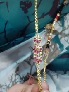 Thali Chains, 22k Gold Necklace, Gold Shower, Choker Designs, Gold Chain Design, Trendy Blouse, Bangles Design, Antique Gold Jewelry, Gold Bangles Design