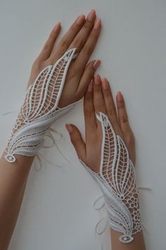 light beige Wedding gloves free ship leaf bridal by newgloves, $25.00 Ivory Gloves, Elegance Wedding, Gloves Fingerless, Beige Wedding, Wedding Gloves, Bridal Gloves, Lace Cuffs, Lace Gloves, Beach Weddings