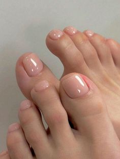 24 piezas - Uñas postizas para dedos de los pies en color carne, cuadradas y de unicolor con montaje a presión, uñas postizas brillantes y cortas con montaje a presión y acrílicas, uñas sin costuras con ajuste perfecto y un kit que incluye 1 lima de uñas y 1 adhesivo de pegamento para uñas. Set de arte de uñas blanqueadoras con uñas postizas desmontables, ideal para regalar a niñas, madres y mujeres para festivales, fiestas, citas y uso diario. Beis     Color combinado,Geométrico,Liso,A rayas,Pl Pedicure Gel, Pink Toe Nails, Press On Toenails, Acrylic Toe Nails, Gel Nail Kit, Nail Supplies, Manicure Kit