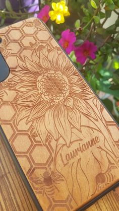 Wood phone case with sunflower design, honey combs and custom name. Screen Film, Samsung Galaxy S23 Ultra, Floral Iphone, Ancient Symbols, Samsung Galaxy S23