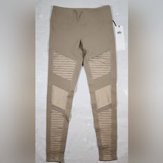 Alo Yoga Moto Leggings Women Sz M Gravel/Gravel Glossy W5434r New.Quilted Stitching And Mixed Matte Shine Fabric With Mesh Detail. Hidden Key/Card Pocket In Waistband. To Ensure Fit Feel Free To Contact Us For Any Additional Measurements. Beige Fitted Activewear For Spring, Sporty Fitted Alo Yoga Leggings, Fitted Khaki Athleisure Activewear, Beige Fitted Leggings For Workout, Fitted Beige Leggings For Workout, Beige Athleisure Leggings For Sports, Beige Fitted Gym Leggings, Fitted Beige Leggings For Gym, Sporty Beige Leggings For Sports