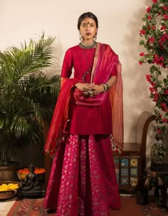 Kurta And Lehenga Style, Brocade Anarkali Dress, Kurta With Dupatta For Women, Karwachauth Dress Ideas, Outfit Ideas Indian, Indian Outfit Ideas, Pastel Palettes, Kurtis For Women, Indian Outfits Lehenga