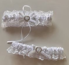 Garter Aesthetic, Luxury Coquette Intimates With Delicate Lace, Leg Accessories, Leg Garters, Diy Goth Clothes, White Thigh Garter, White Leg Garter, Lingerie Coquette Style, Hello Kitty Games