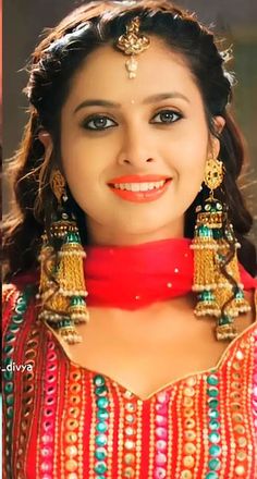 Aarohi Yrkkh, Rajasthani Wedding, Bridal Hair Decorations, Wedding Lookbook, Bridal Lehenga Red, Arabian Beauty, Arabian Beauty Women, Good Intentions