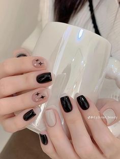 Nail Art Simple Elegant Beautiful, Elegant Touch Nails, Minimal Nails Art, Beauty Hacks Nails, Asian Nails, Hello Nails, Beauty Nails Design, Simple Gel Nails, Minimal Nails