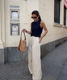 Tailored Aesthetic, Casual Spring Outfit, Summer Work Fashion, Scandinavian Outfit, Europe Summer Outfits, European Fashion Summer, Modest Summer Outfits, Warm Outfits, Spring Outfits Casual