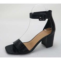 Block Heel One band Sandals Royal Closet, Black Block Heels, Best Shoes, Block Heel Sandals, Block Heels Sandal, Minimal Design, Heel Sandals, Fashion Item, Open Toe