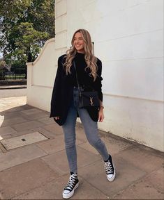 Freya Killin, Best Casual Outfits, Large Pizza, Shoes Buy, Outfits With Converse, Elegante Casual, Autumn Outfit, Business Casual Outfits, Mode Inspiration