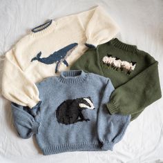 Crochet Animal Sweater, Colourful Knitted Sweater, Knitted Jumper Aesthetic, Embroidery On Knitted Sweater, Embroidered Knit Sweater, Embroidery Sweater Ideas, Graphic Knit Sweater, Embroidery Jumper, Cool Sweater