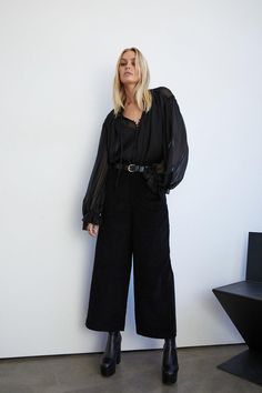 All Black Work Outfits, Cropped Jacket Outfit, Black Work Outfit, Wide Leg Trousers Outfit, Corporate Outfit, Cropped Wide Leg Trousers, Corporate Goth, Starbucks Barista, Trouser Outfit