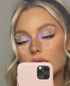 Extreme Make-up, Maquillage Yeux Cut Crease, Butterfly Makeup, Rhinestone Makeup, Euphoria Makeup, Rave Makeup, Smink Inspiration, Makijaż Smokey Eye