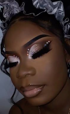 Birthday Makeup For Black Women Rhinestones, Face Beat Makeup Glitter, Beat Face Black Women, Makeup Looks For Black Women Birthday, Sliver Makeup Black Women, Baddie Makeup Black Women, Dramatic Makeup For Black Women, Silver And Black Makeup Looks, 21st Birthday Makeup Ideas