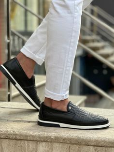 Collection : SPRING / SUMMER 22-23 Production : Checkered rubber sole casual shoes. Color : Black Material content: % 100 Leather eva sole Available size: : 39-40-41-42-43-44 Checkered Shoes, Black Checkered, Loafer Sneakers, Casual Loafers, Eva Sole, Monk Strap, Mozambique, Lace Boots, Vans Classic Slip On Sneaker