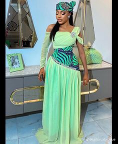 Hair Graduation, Women Outfits Black, Black Women Outfits, Ankara Fashion Styles, Asoebi Style, Long Gown Styles, Ankara Long Gown, Ankara Long Gown Styles