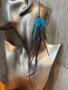 Hair Clip with purple and blue feather with a little peacock about 11 inches Purple Feather, Blue Feather, 11 Inches, Hair Clip, Hair Pins, Hair Clips, Blue And Purple, Las Vegas, Hair Accessories