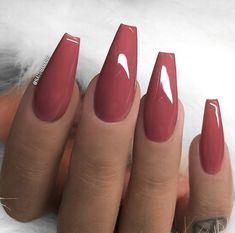 Ƒօӏӏօա ʍҽ @NoraIsabelle ƒօɾ ʍօɾҽ թíղs վօմ'ɾҽ ցօղղɑ ӏօѵҽ ♥️ Nails Colour, Red Ombre Nails, Red Nail Art Designs, Red Nail Art, Solid Color Nails, Nails Matte, Red Acrylic Nails, Colorful Nails, Nail Pictures