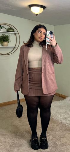 Blazer Mini Skirt Outfit, Sweater Dress Styling, Blazer Mini Skirt, Modern Love Corset, Office Apparel, Plus Size Aesthetic Outfits, Cute Business Casual, Business Casual Skirt, Curvy Casual Outfits